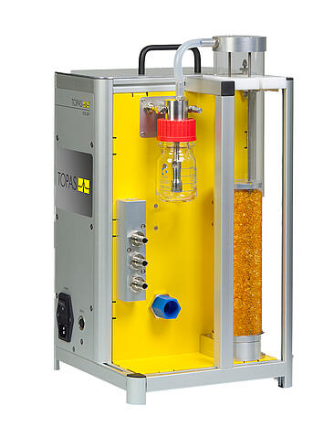Field Calibration System FCS 249, d.h. ein Aerosolgenerator zur Produktion von Kalibrieraerosolen, Seitenansicht